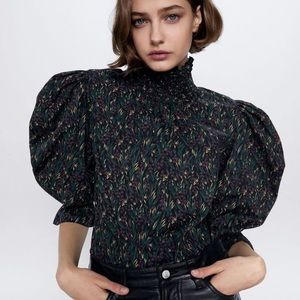 Zara Victorian-inspired puffy sleeved smocked top XS
